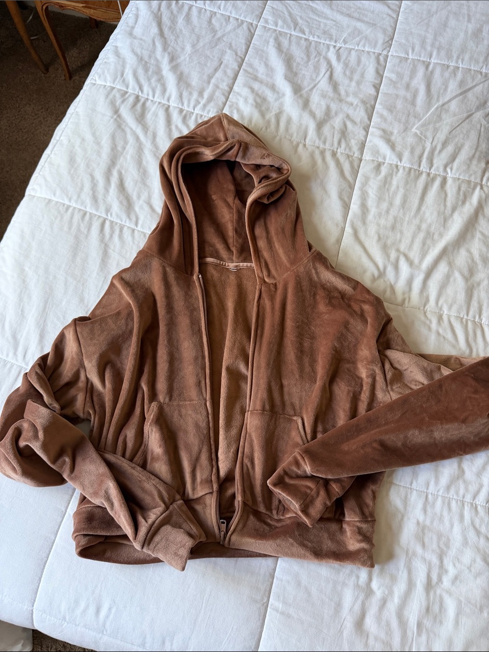 SKIMS Velvet cropped Zip-Up Hoodie in Warm Brown